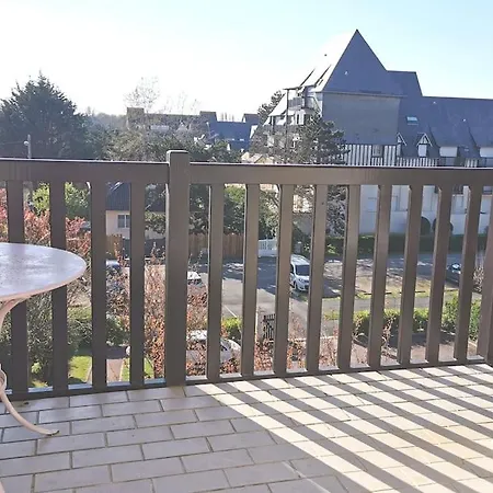 Cabourg Cosy, Appartement Refait A Neuf, 5 Min A Pied De La Mer Exterior photo