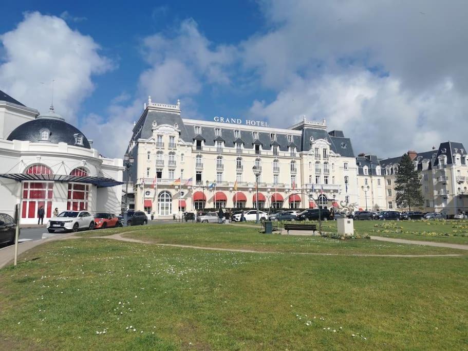 Apartment Cabourg Cosy, Appartement Refait A Neuf, 5 Min A Pied De La Mer Cabourg